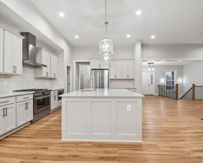 177 kitchen from dinette