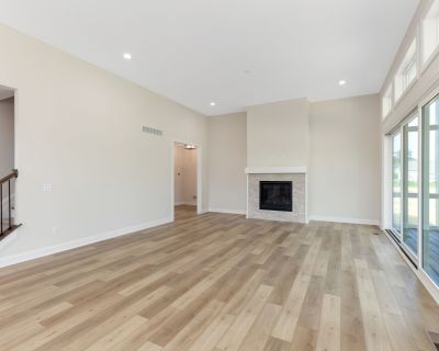 Harrison Great Room Slider Porch 169